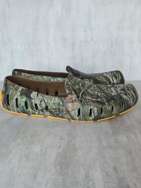 ​Floafers Country Club Driver Men's Size 11 Mossy Oak Camo Slip-On Foam Loafers